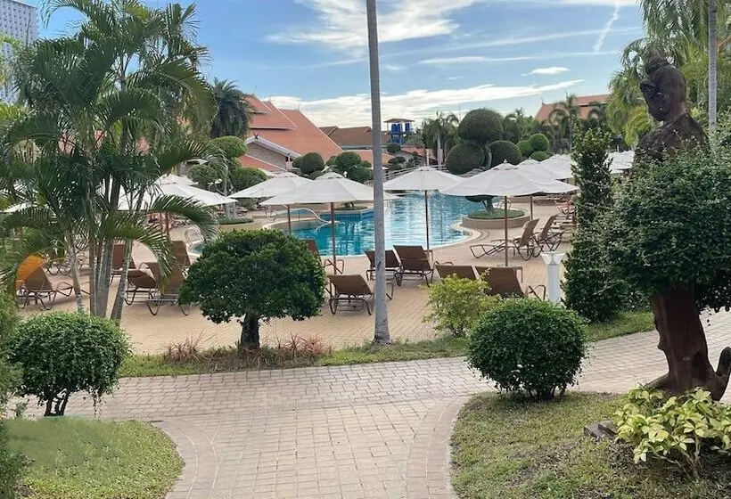اتاق لوکس, Thai Garden Resort