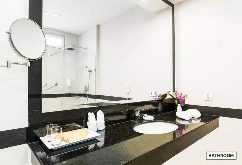 اتاق لوکس با تخت بزرگ, Thai Garden Resort