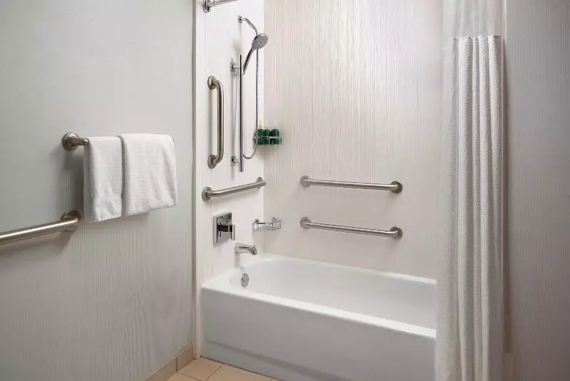 キングサイズベッドのスタンダードルーム, Courtyard By Marriott Fayetteville