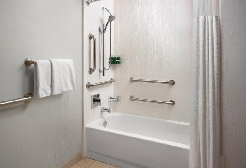 带大床的标准间, Courtyard By Marriott Fayetteville