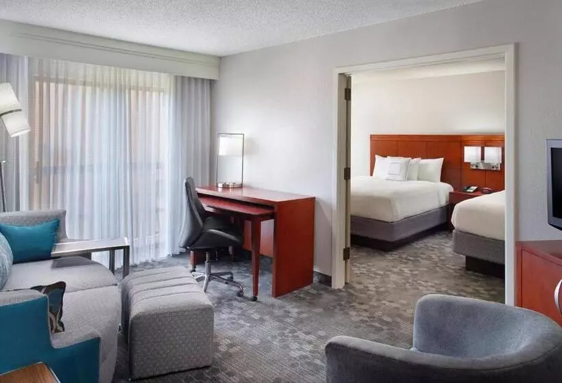 スイート, Courtyard By Marriott Fayetteville