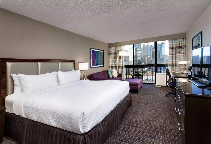 身障者適用キングサイズベッドルーム, Crowne Plaza Atlanta  Midtown, An Ihg