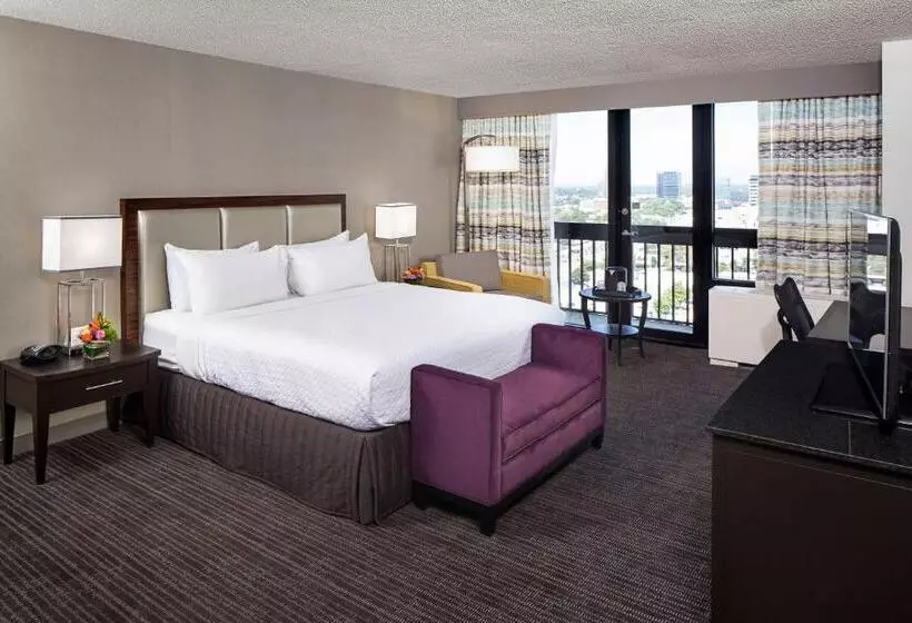 身障者適用スイートルーム, Crowne Plaza Atlanta  Midtown, An Ihg