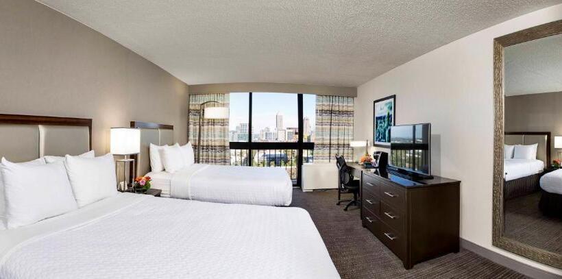 适合残疾人使用的标准间, Crowne Plaza Atlanta  Midtown, An Ihg