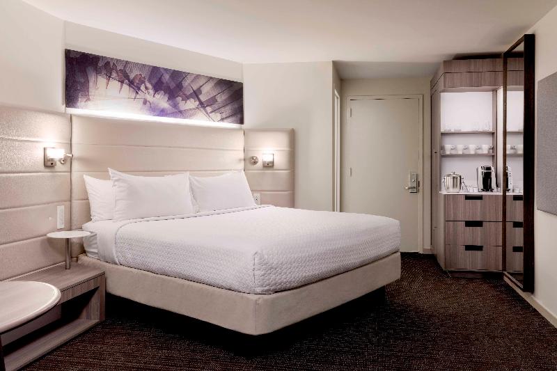 غرفة قياسية لذوى الاحتياجات الخاصة, Crowne Plaza Atlanta Midtown, An Ihg