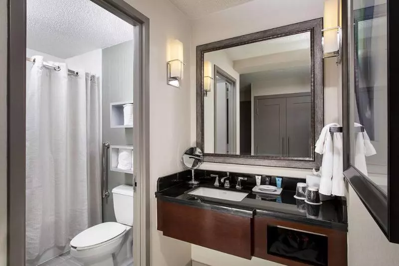 スタンダードルーム, Crowne Plaza Atlanta  Midtown, An Ihg