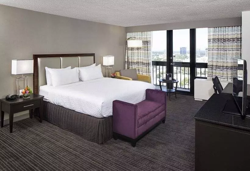身障者適用スイートルーム, Crowne Plaza Atlanta  Midtown, An Ihg