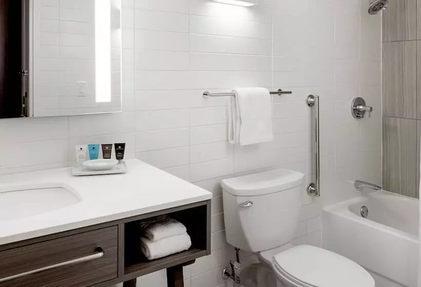 身障者適用スイートルーム, Crowne Plaza Atlanta  Midtown, An Ihg