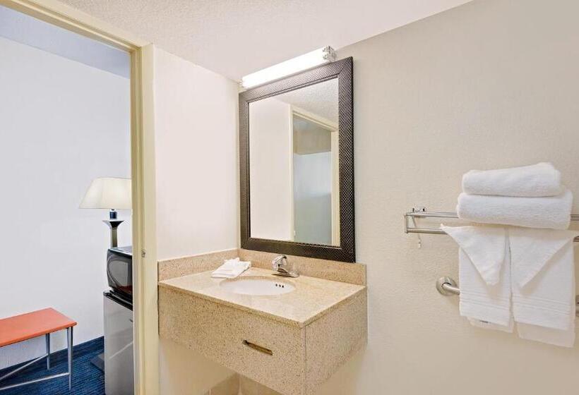 חדר סטנדרט, מיטת קינג, מותאם לאדם עם מוגבלויות, Days Inn By Wyndham Easton