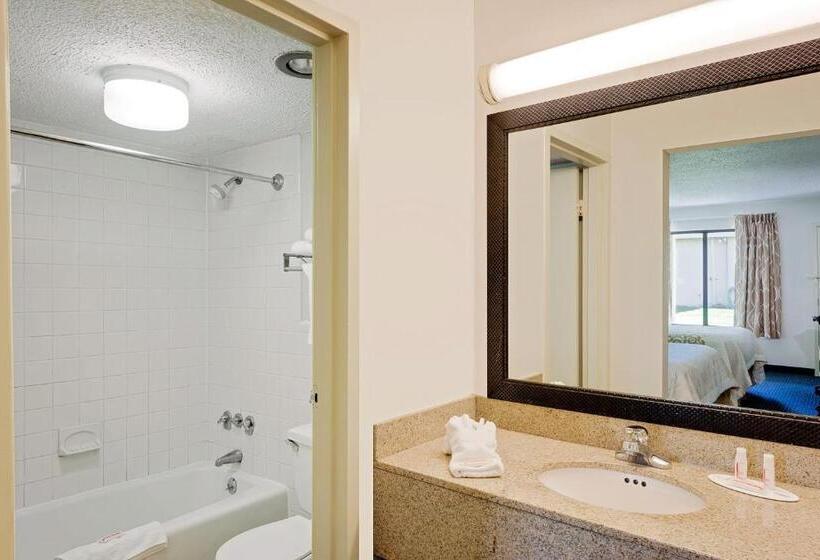 חדר דחוקס עם מיטת קינג, Days Inn By Wyndham Easton