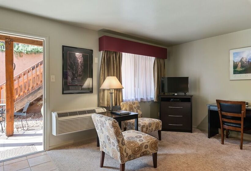 غرفة قياسية سرير كينج, Flanigan`s Resort And Spa