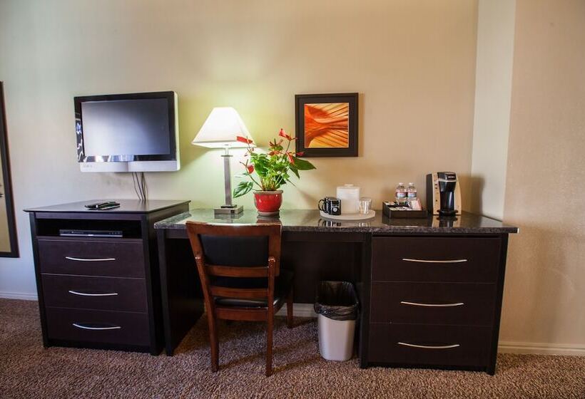 غرفة قياسية مزوَّدة بشُرفة, Flanigan`s Resort And Spa