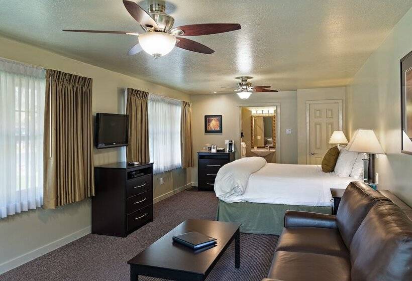 غرفة قياسية سرير كينج لذوى الإحتياجات الخاصة, Flanigan`s Resort And Spa