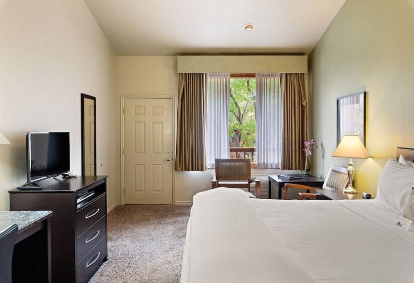 غرفة قياسية سرير كينج, Flanigan`s Resort And Spa