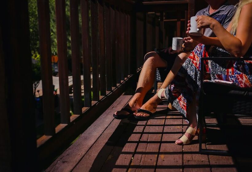 غرفة قياسية سرير كينج, Flanigan`s Resort And Spa