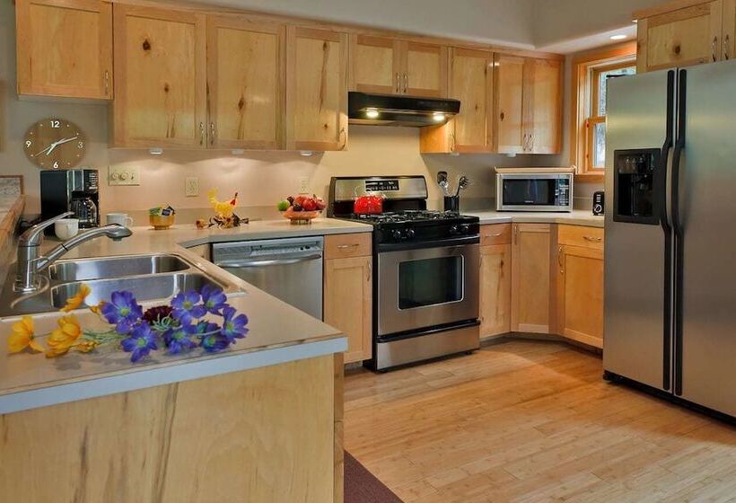 ‫فيلا غرفة نوم واحدة, Flanigan`s Resort And Spa