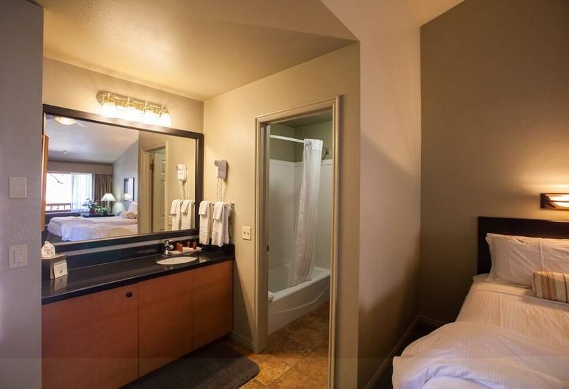 غرفة قياسية سرير كينج, Flanigan`s Resort And Spa