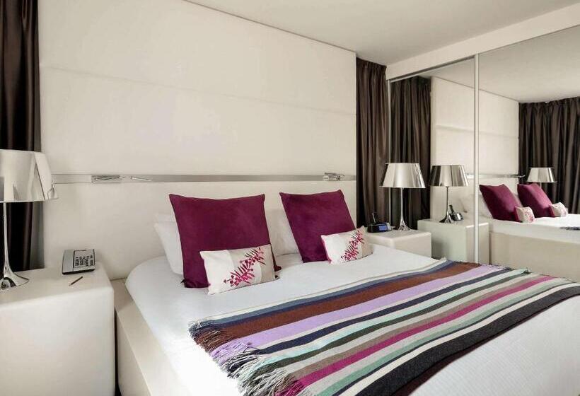 נוף לבריכה, Grand Hôtel Roi René Aix En Provence Centre   Mgallery