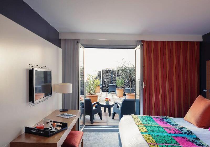 풀장 전망 디럭스 룸, Grand Hôtel Roi René Aix En Provence Centre   Mgallery