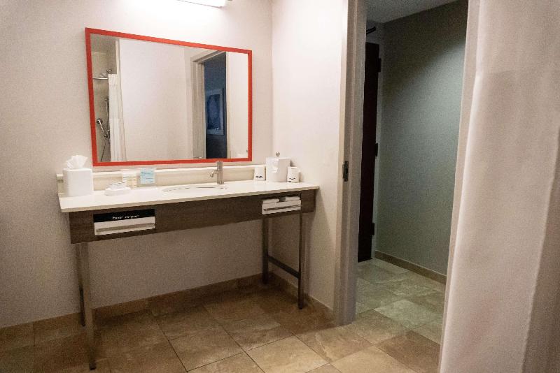 إستوديو قياسى سرير كينج, Hampton Inn Rock Hill