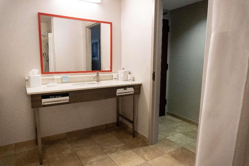 إستوديو قياسى سرير كينج, Hampton Inn Rock Hill