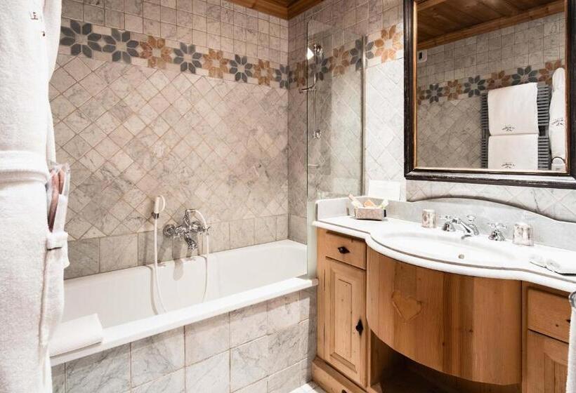 اتاق استاندارد با چشمانداز کوهستان, Hôtel Le Blizzard