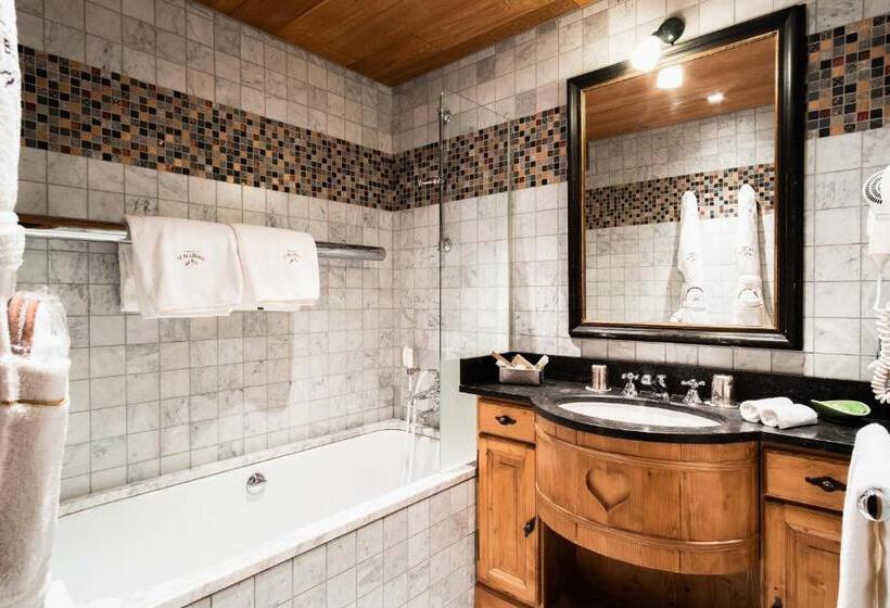 اتاق لوکس سه تخته, Hôtel Le Blizzard