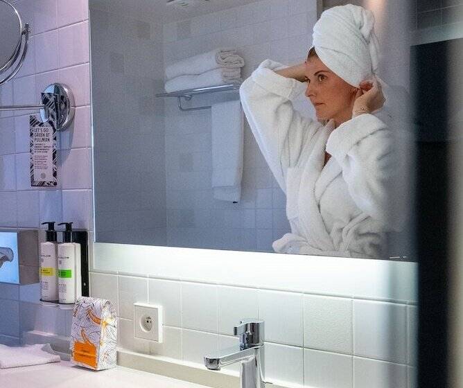 带露台的高档房间, Pullman Cannes Mandelieu Royal Casino