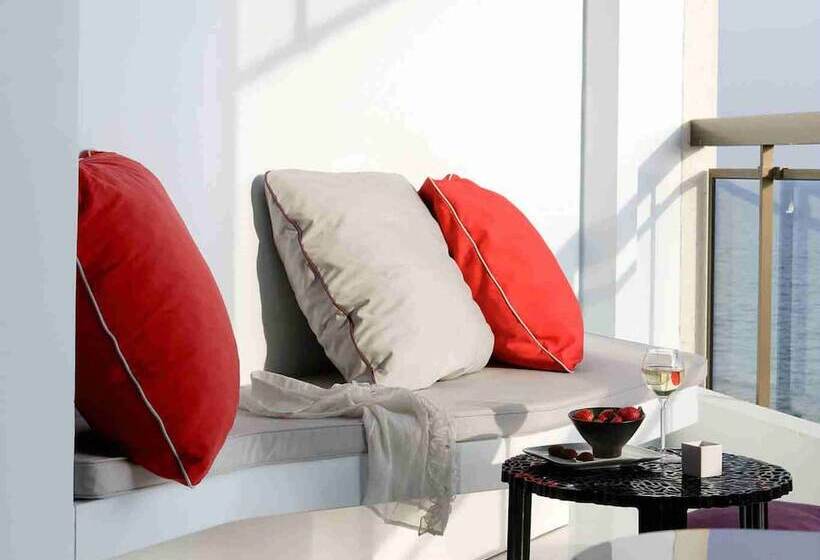 带露台的高档房间, Pullman Cannes Mandelieu Royal Casino