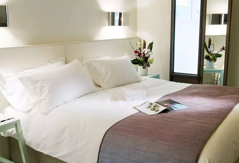 Superior Room with Terrace, Pullman Cannes Mandelieu Royal Casino