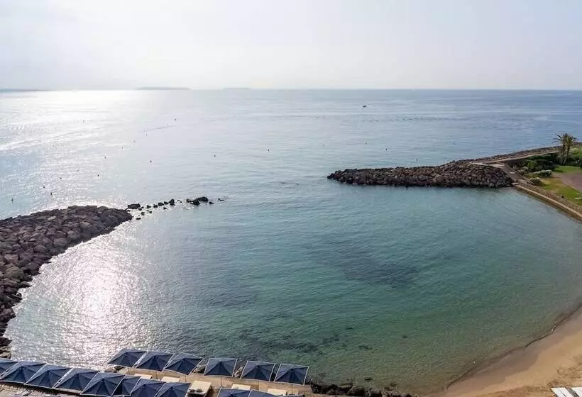 اتاق لوکس با چشم‌انداز دریا, Pullman Cannes Mandelieu Royal Casino