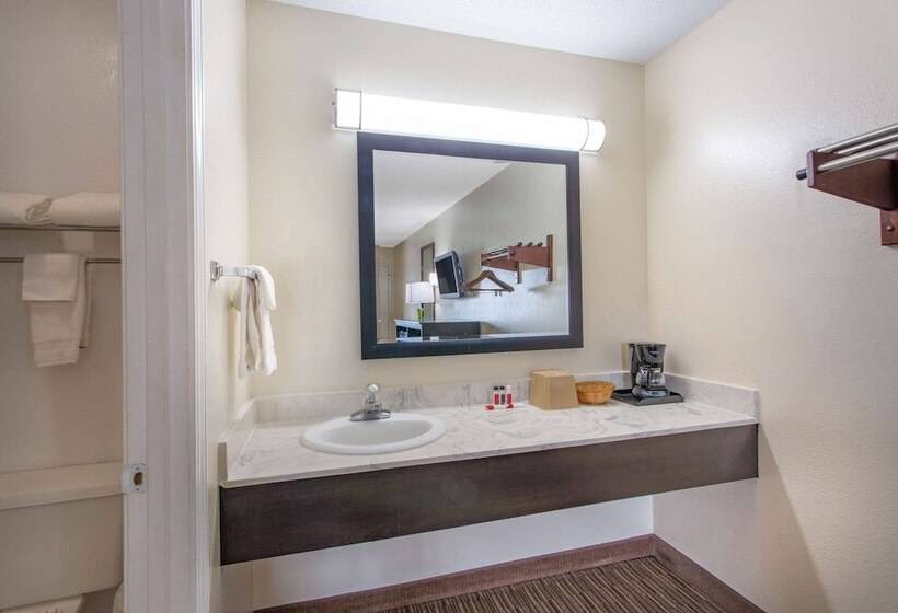 Mozgáskorlátozott Standard Szoba, Super 8 By Wyndham Florence