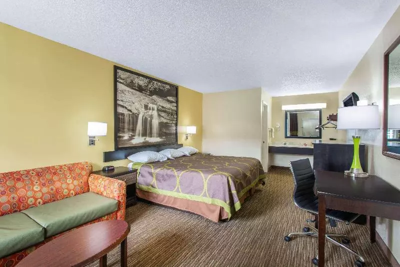 اتاق استاندارد با تخت بزرگ, Super 8 By Wyndham Florence
