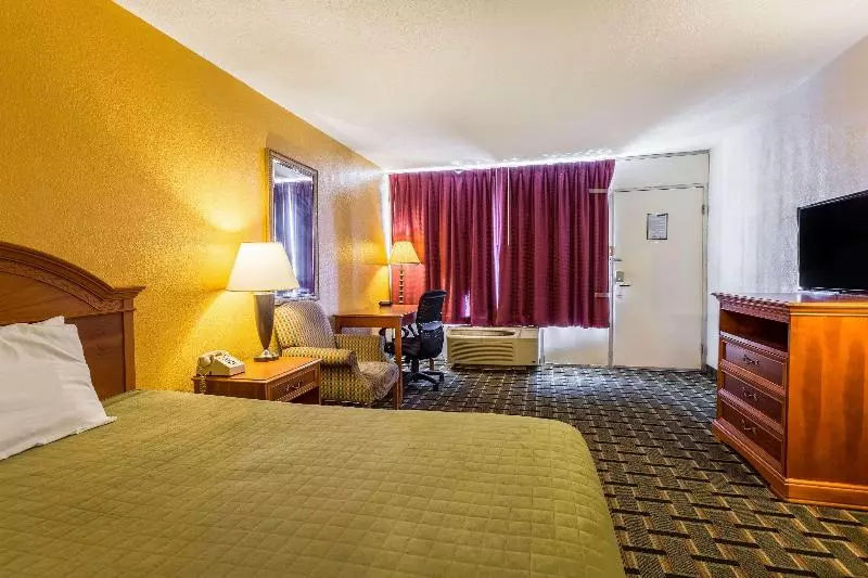 اتاق استاندارد, Super 8 By Wyndham Florence