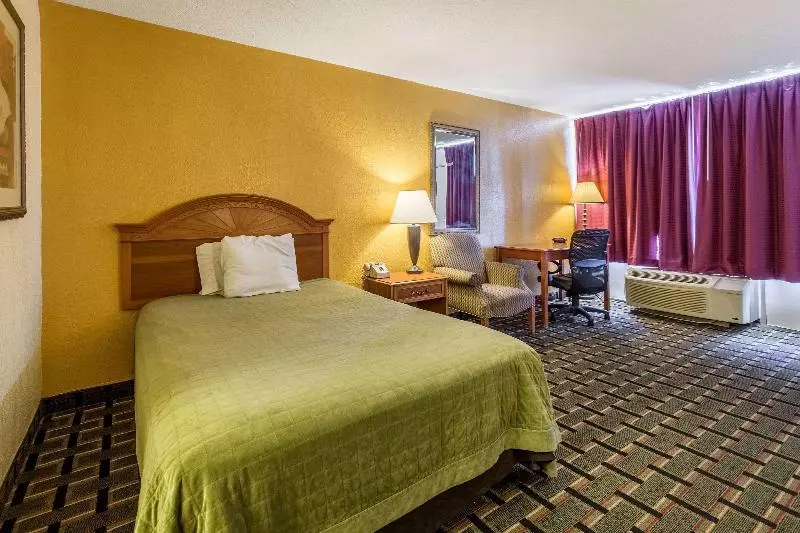 اتاق استاندارد, Super 8 By Wyndham Florence