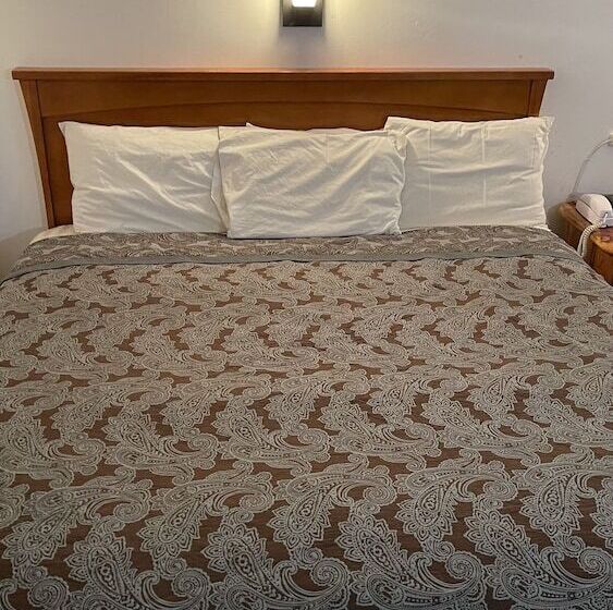 חדר דלוקס, Highlander Motel