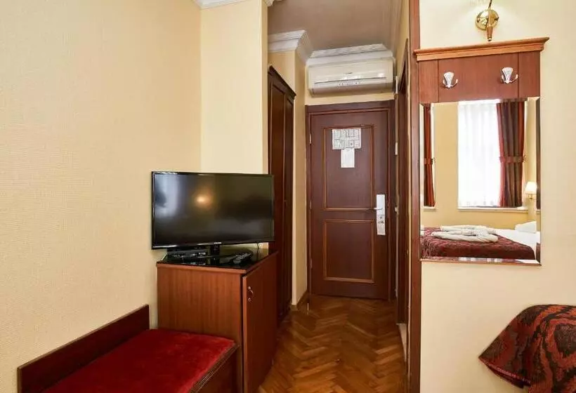 اتاق استاندارد سه نفره, Amber Hotel & Spa