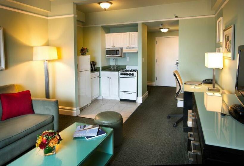 带大床的套房, Beacon