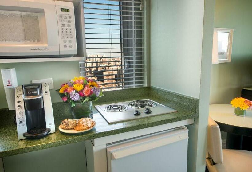 带大床的标准工作室, Beacon