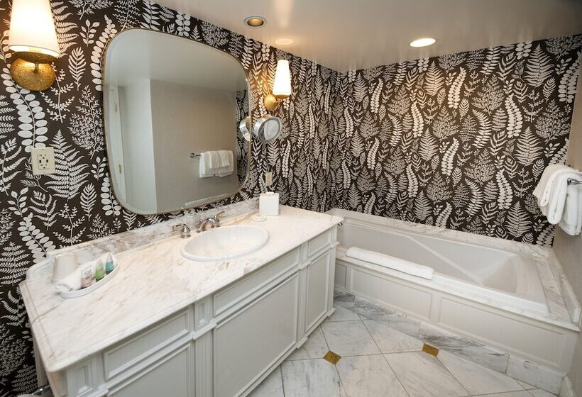 Номер Deluxe Кровать Кинг, Beau Rivage