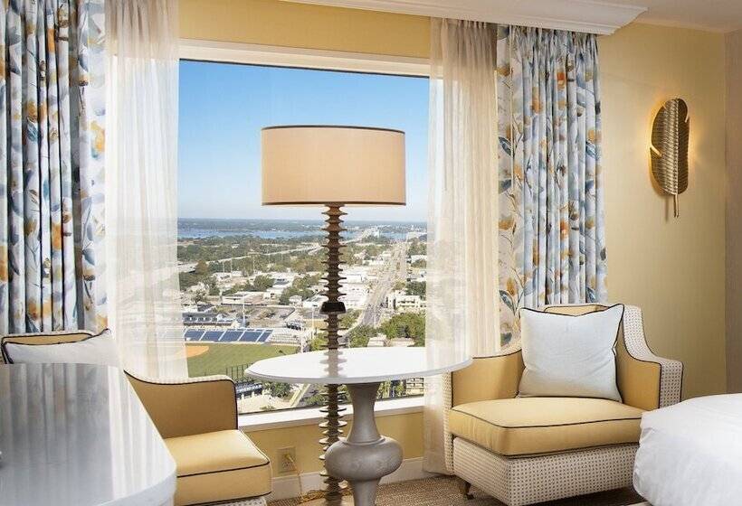 חדר דחוקס עם מיטת קינג, Beau Rivage