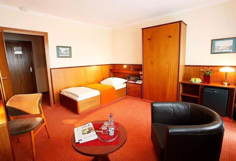 اتاق استاندارد سه نفره, Centro Hotel Norderstedter Hof By Ina