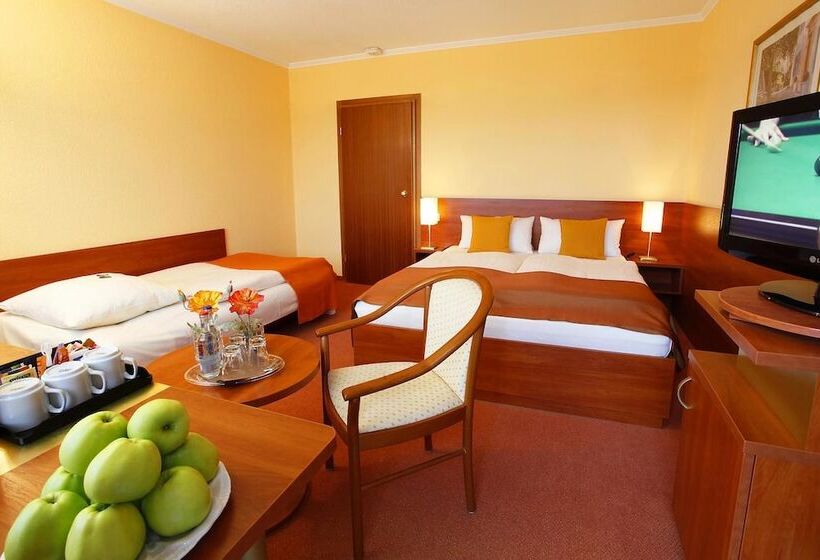 חדר סטנדרט לשלושה, Centro Hotel Norderstedter Hof By Ina