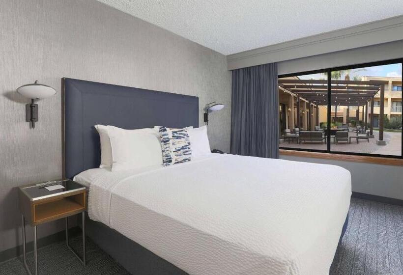 سوئیت با تخت بزرگ, Courtyard Tucson Airport