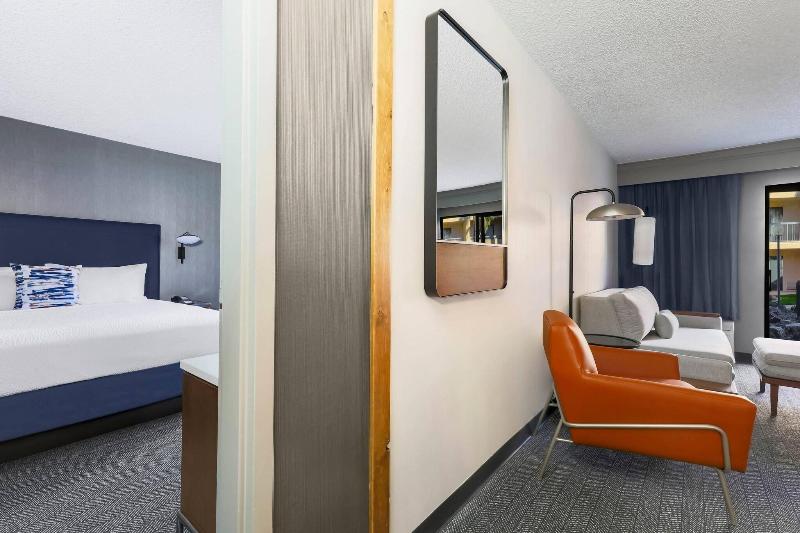 سوئیت با تخت بزرگ, Courtyard Tucson Airport