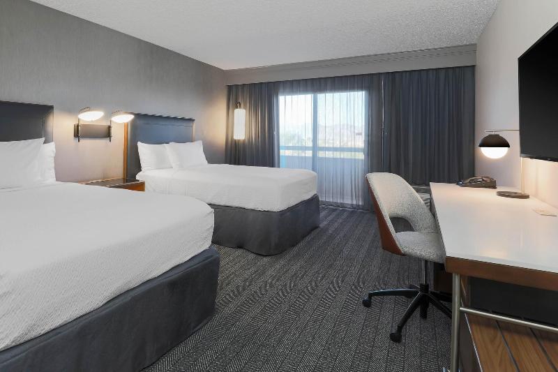 اتاق استاندارد با چشمانداز استخر, Courtyard Tucson Airport