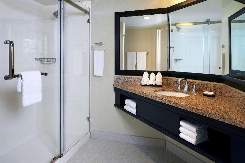 Люкс Кровать Кинг, Embassy Suites By Hilton Los Angeles International Airport North