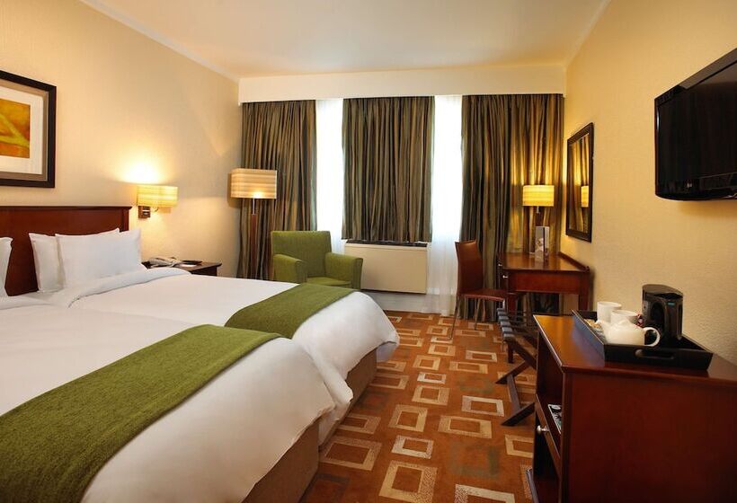 스탠다드 룸, Garden Court Or Tambo International Airport