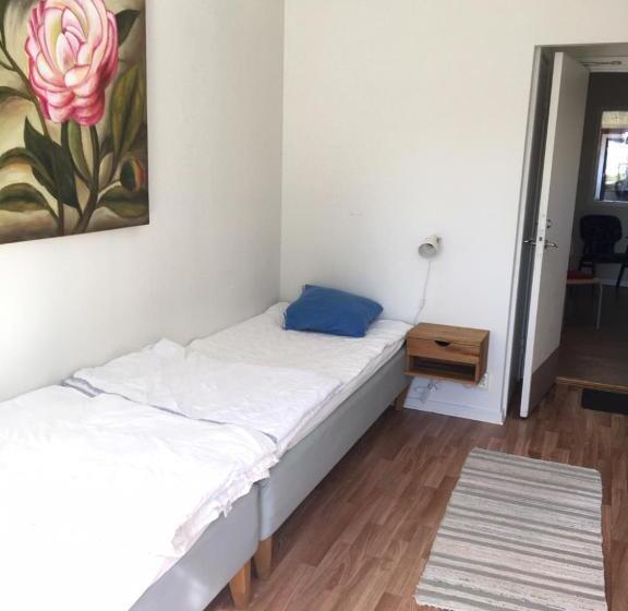 חדר סטנדרד יחיד חדר אמבטיה משותף, Kronobergshed Vandrarhem Och Kursgård