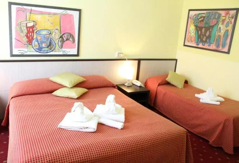 اتاق استاندارد سه نفره, Lugano